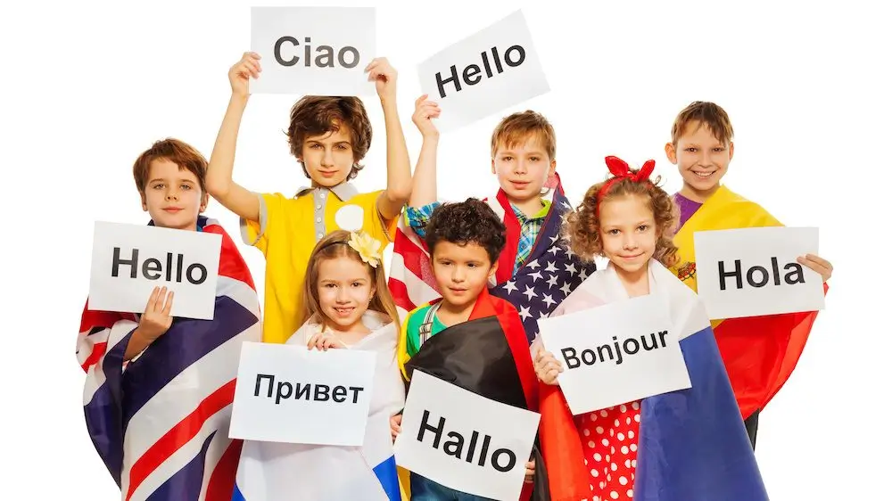 چرا باید یادگیری زبان را از ۳ یا ۴ سالگی آغاز کنید؟